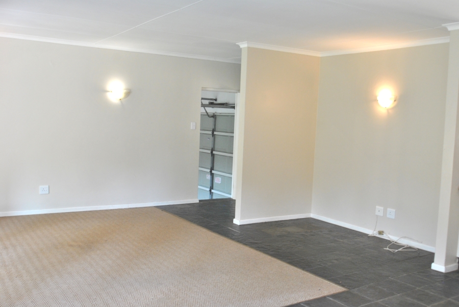 3 Bedroom Property for Sale in Bonza Bay Eastern Cape